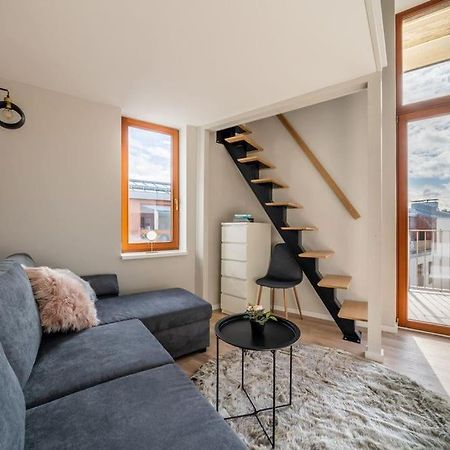 New Loft With Rooftop Terrace In The Old Town Riga Exterior photo