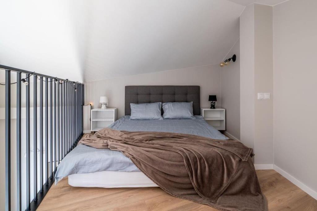 New Loft With Rooftop Terrace In The Old Town Riga Exterior photo
